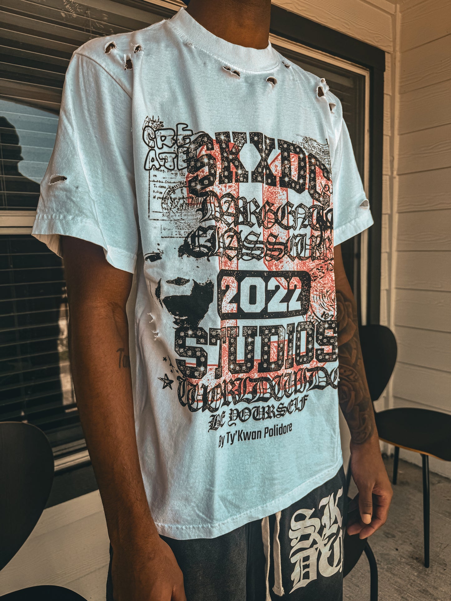 BE YOURSELF TEE