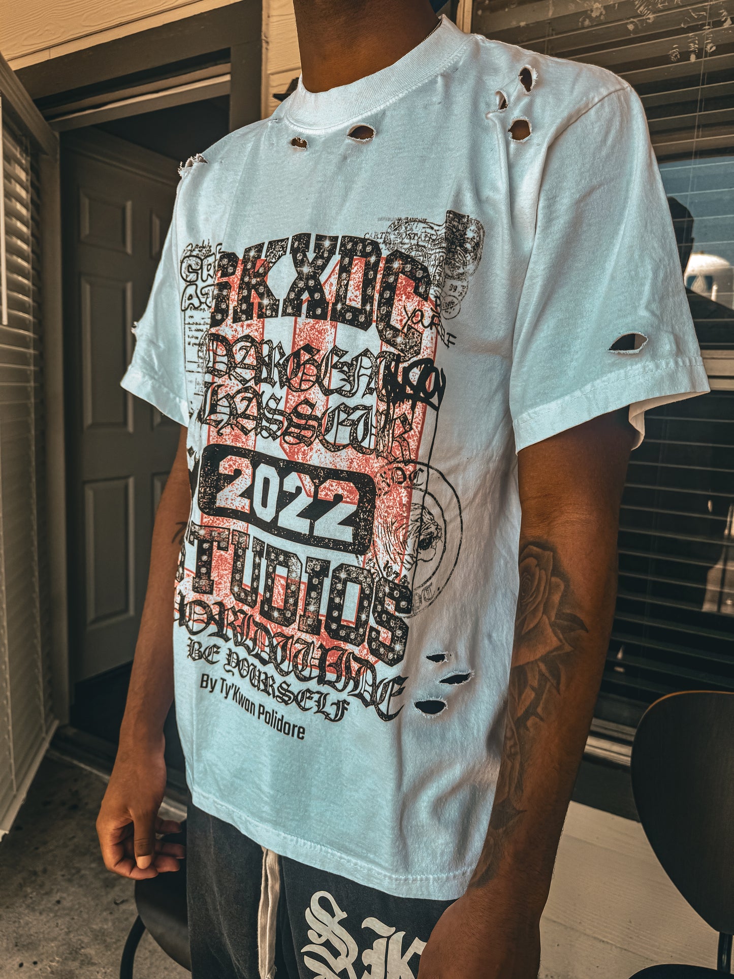 BE YOURSELF TEE